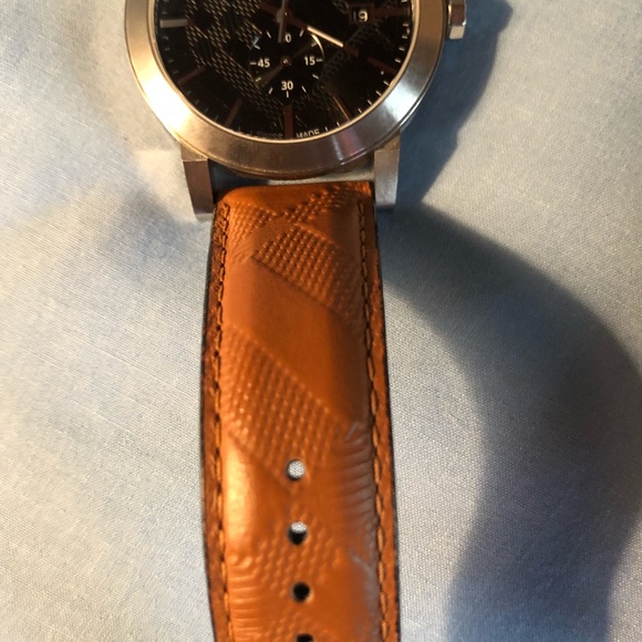 Burberry watch - Picture 2 of 3